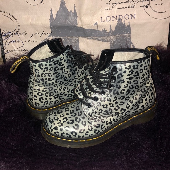 Dr. Martens Shoes - ✨Cheetah Print Dr. Martens
